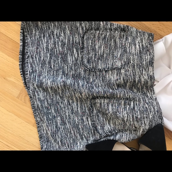 tweed mini skirt with fringe and front pockets - Picture 2 of 3